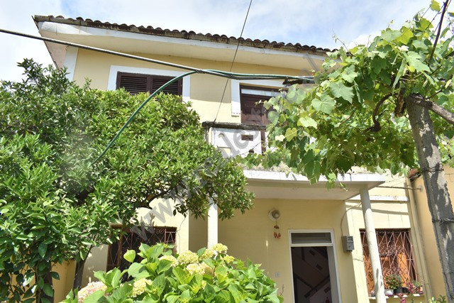 2 storey villa for sale on Hafiz Ibrahim Dalliu street in Tirana.
It offers a land area of 178.3 m2